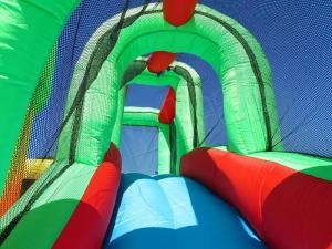 inflatable jumper castle with fan